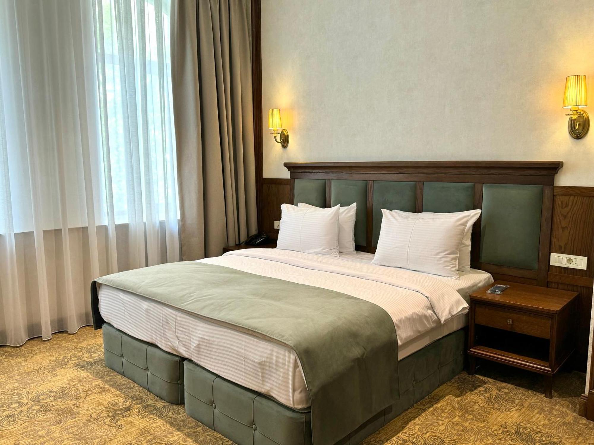 Midway Baku Hotel Dış mekan fotoğraf