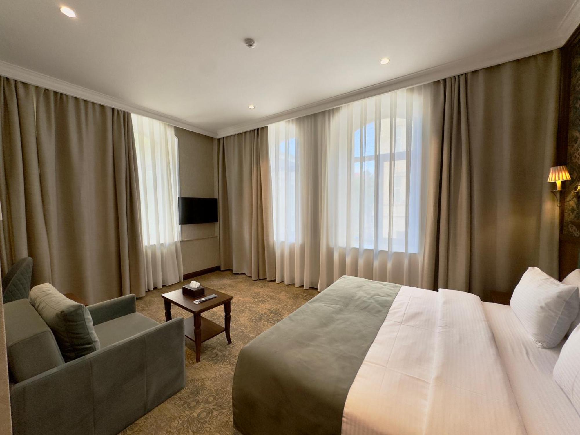 Midway Baku Hotel Dış mekan fotoğraf